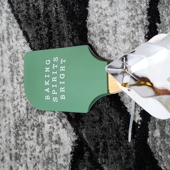 CHRISTMAS 🎄 STOCKING STUFFERS BOTTLE SOCK SPATULA SET HOLIDAYS SURVIVAL - Picture 3 of 14